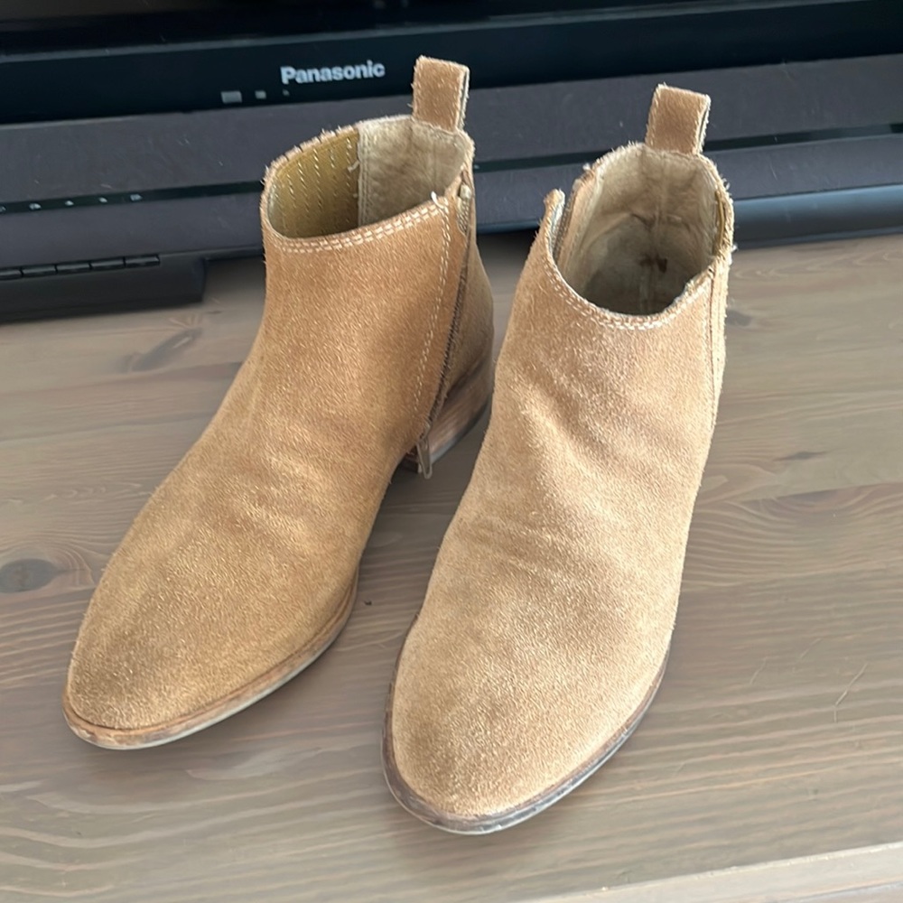 Dolce vita boots 7.5